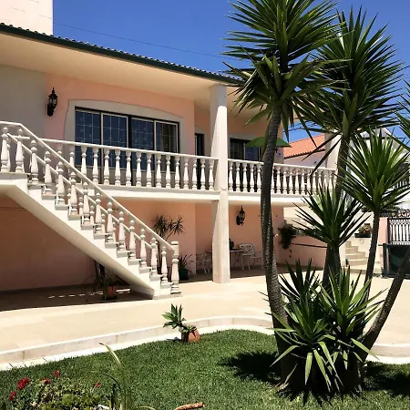Дом отдыха Caroca House